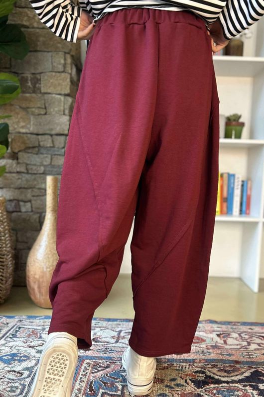 Scamp Raw Seam Barrel Pant Burgundy
